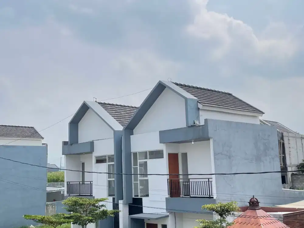 VILLA MEWAH KOTA BATU 2 LANTAI DILENGKAPI PRIVATE POOL & FURNITURE