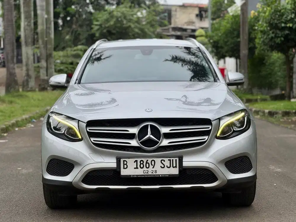 Mercy GLC 250 2017 Abu Abu Metalik