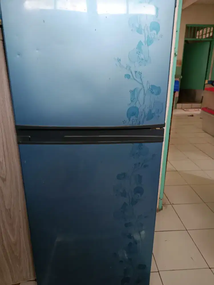 Jual kulkas bekas kondisi mati