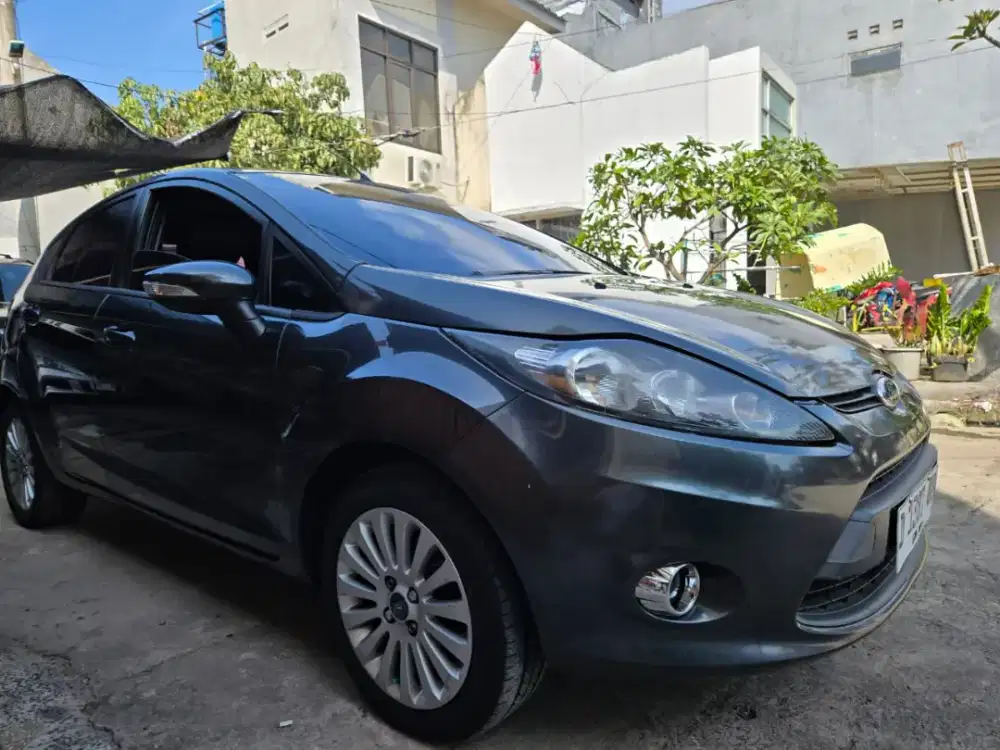 Ford Fiesta AT 2012
Kondisi mesin dan matic sangat bagus
