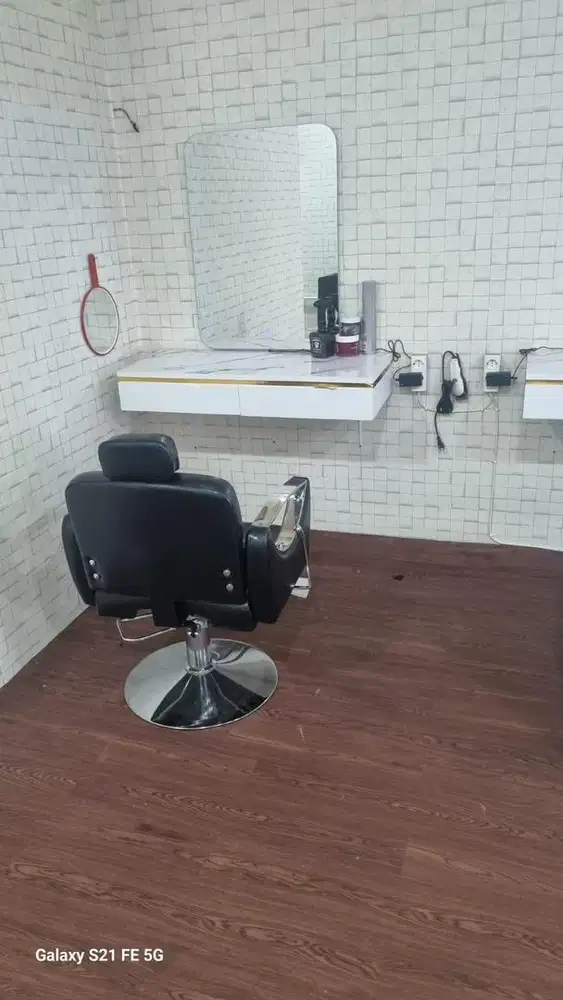 Lowongan Kerja PANGKAS RAMBUT