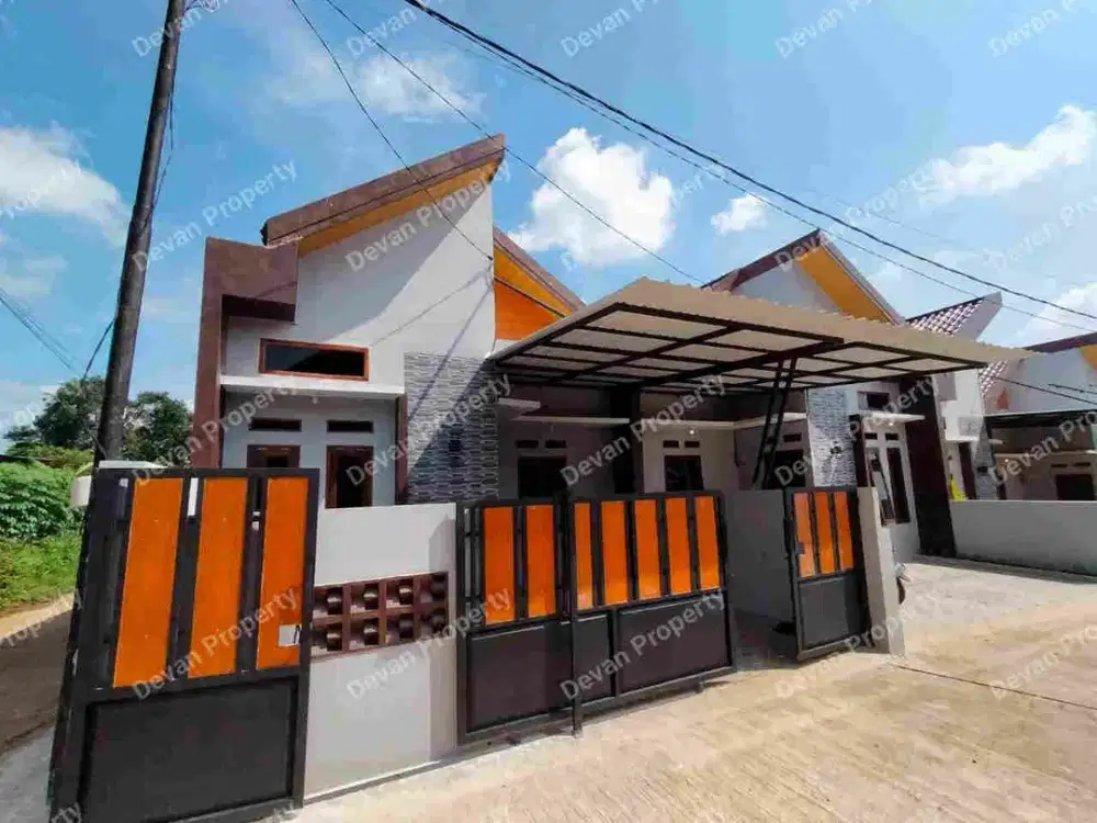 Siap huni dan free canopi dan keramik carport nya
