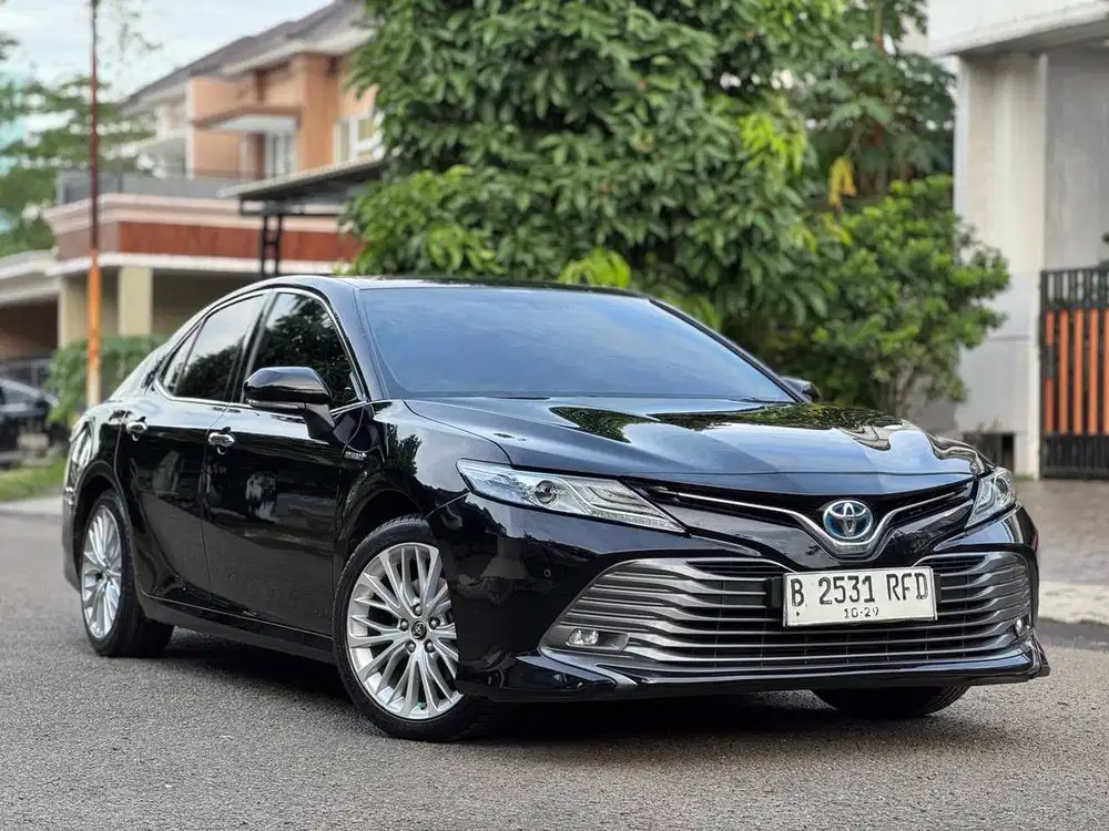 NEW CAMRY V 2.5 HYBRID AT 2019 HITAM LIKE NEW PAJAK PANJANG