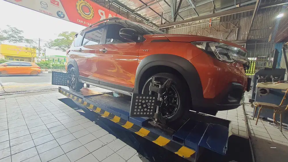 Suzuki XL7 2021 Bensin MT TwoTone