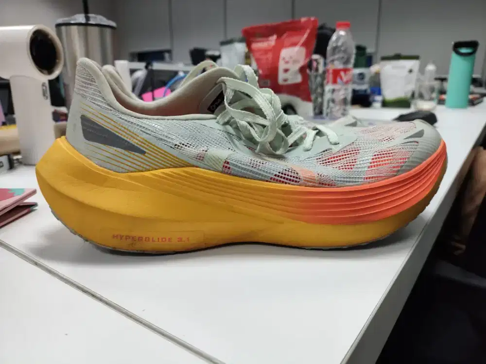 WTS sepatu runnjng ortuseight hyperglide 3.1