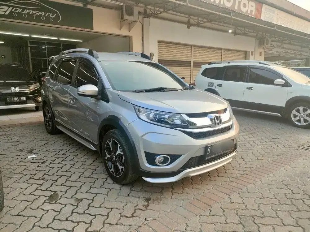 HARGA CASH BRV PRESTIGE CVT AUTOMATIC 2016 SILVER HONDA BR-V