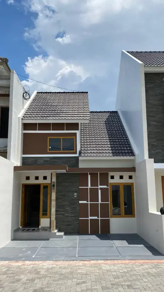 Jual Rumah di kawasan elit, rumah baru, tinggal pakai saja