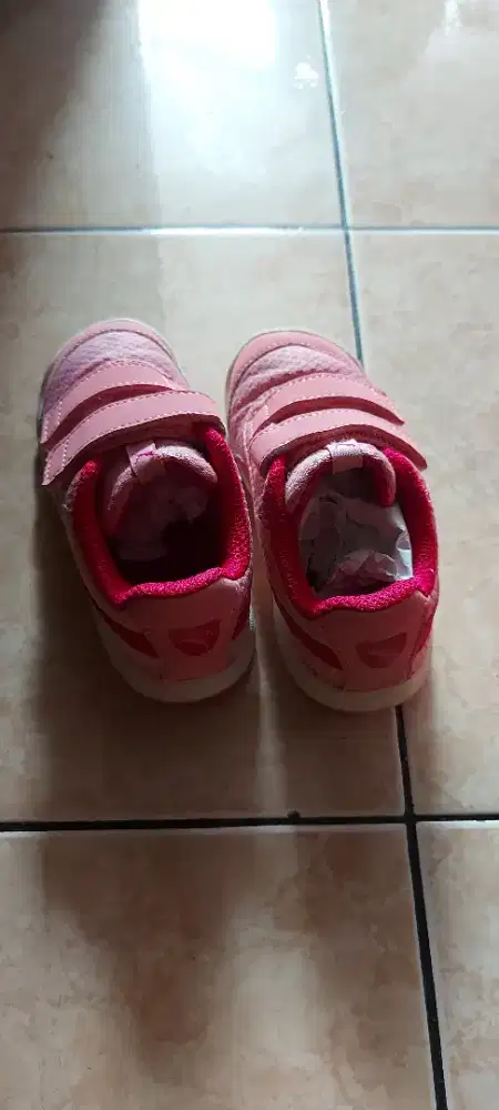 Jual sepatu anak merk Puma ukuran 25