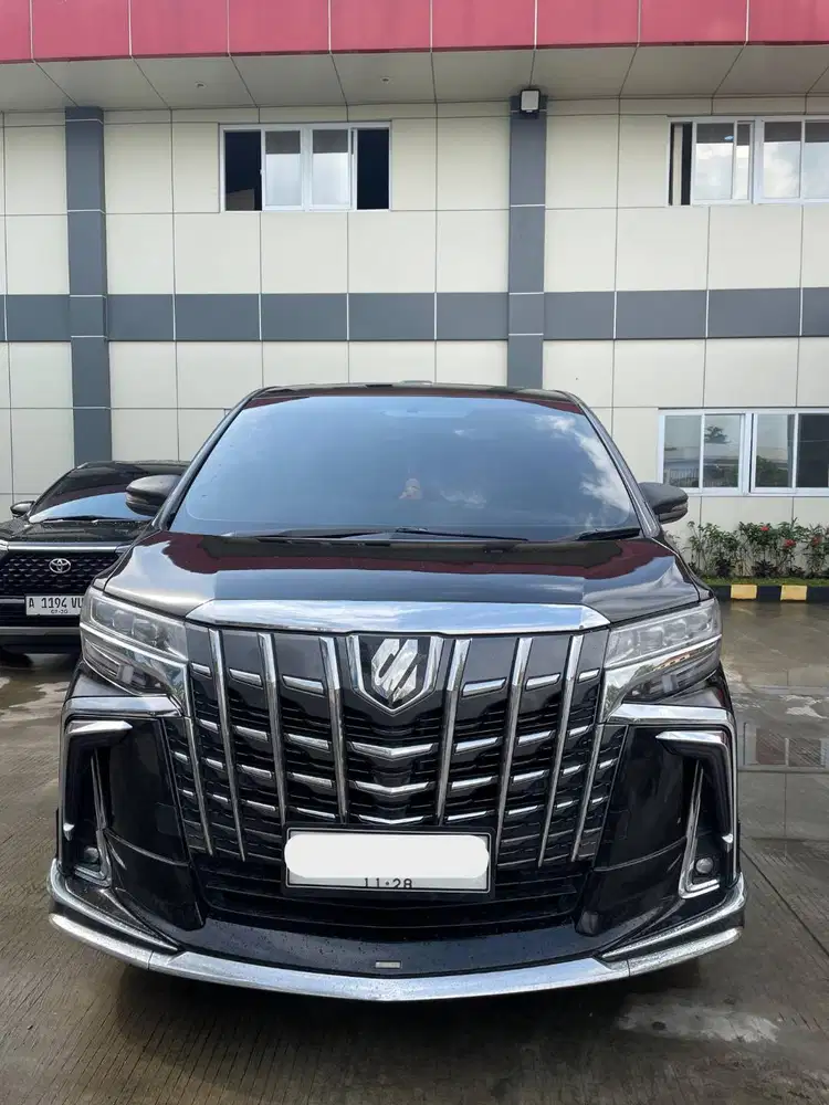 Toyota Alphard (2013)