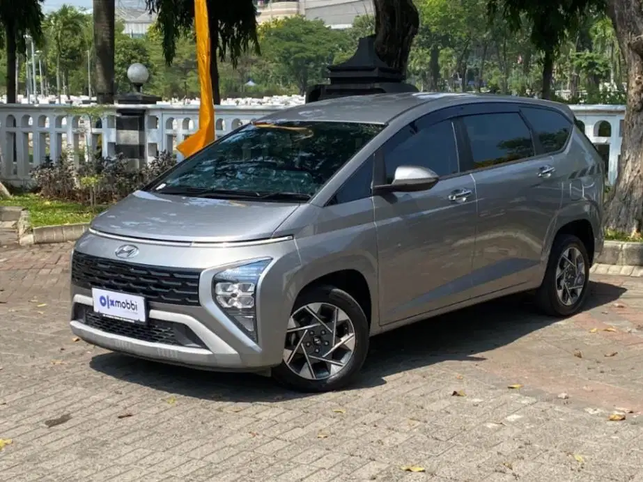 Like New Hyundai Stargazer 1.5 Prime Bensin-AT 2023 Abu-abu LCAM