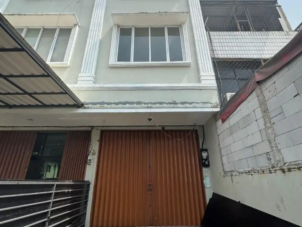 ANA RUKO 4X22M² AKSES DEKAT KE JALAN RAYA JELAMBAR