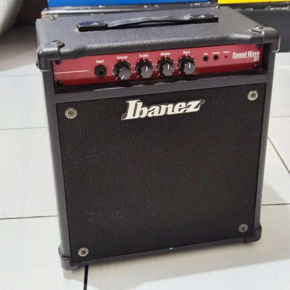 Ampli Bass kamar Ibanez Soundwave 15