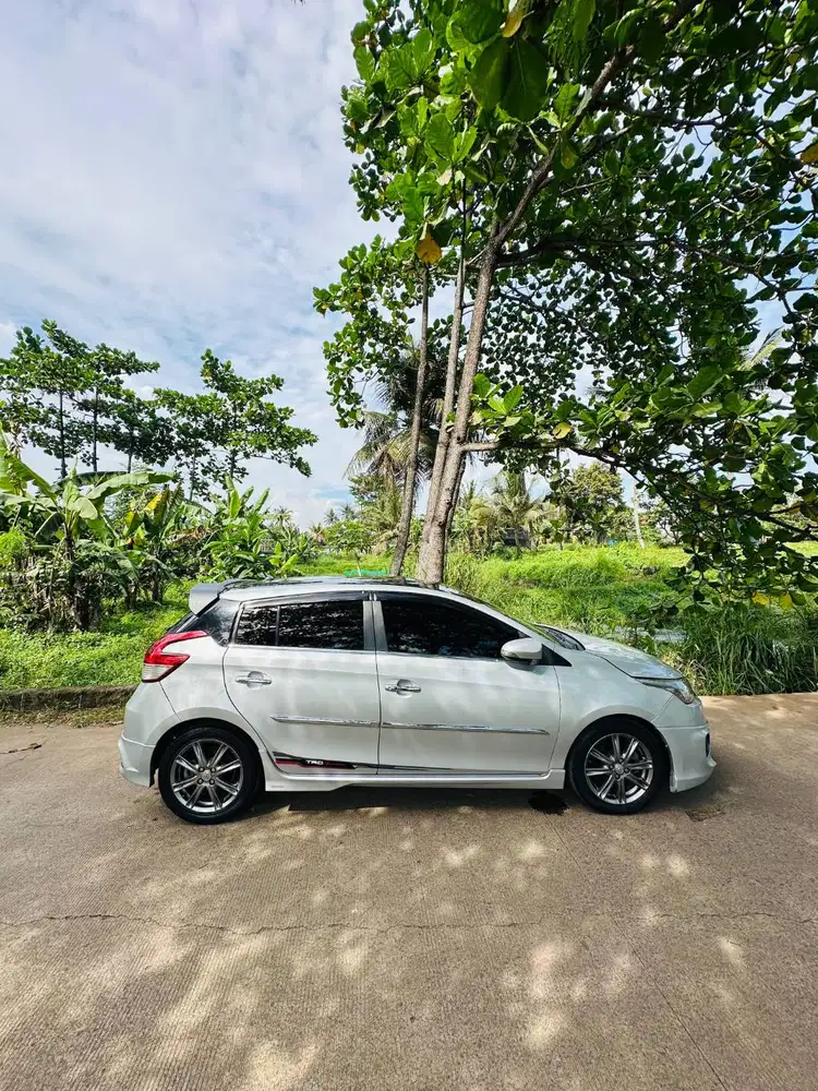 Yaris TRD 2014 Silver AT Terawat Jual Cepat dan Murah