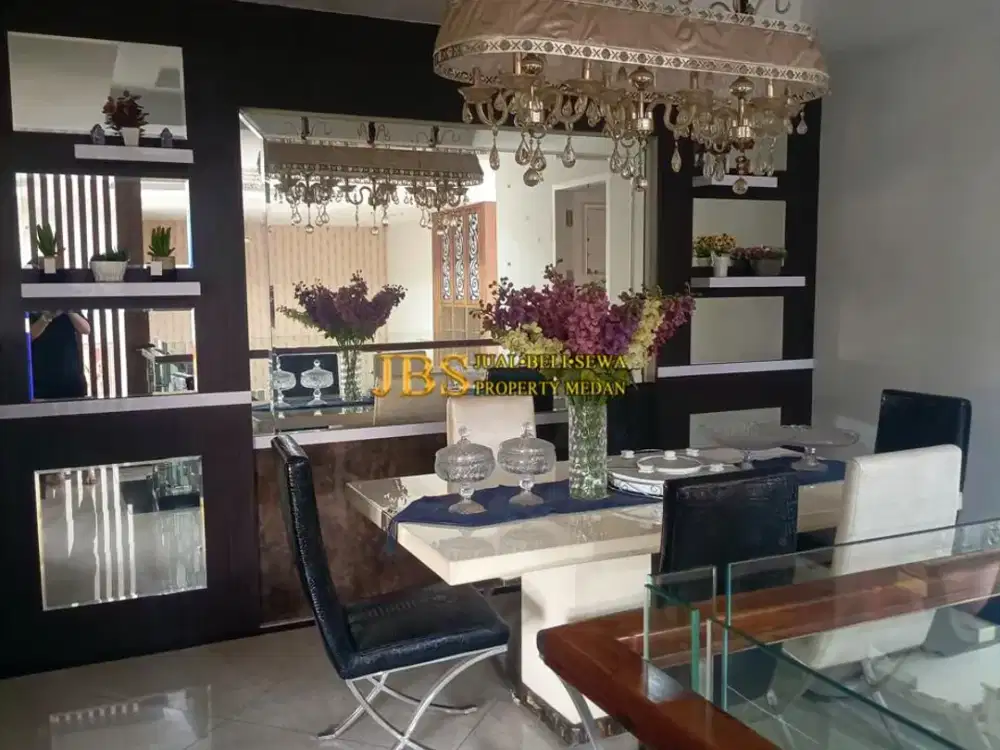 Rumah Kondisi Siap Huni Dijual di Jalan Bunga Tanjung XI - Medan Selayang