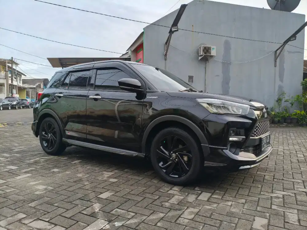 Toyota Raize GR sport Turbo 1.0 Cvt di Tangerang