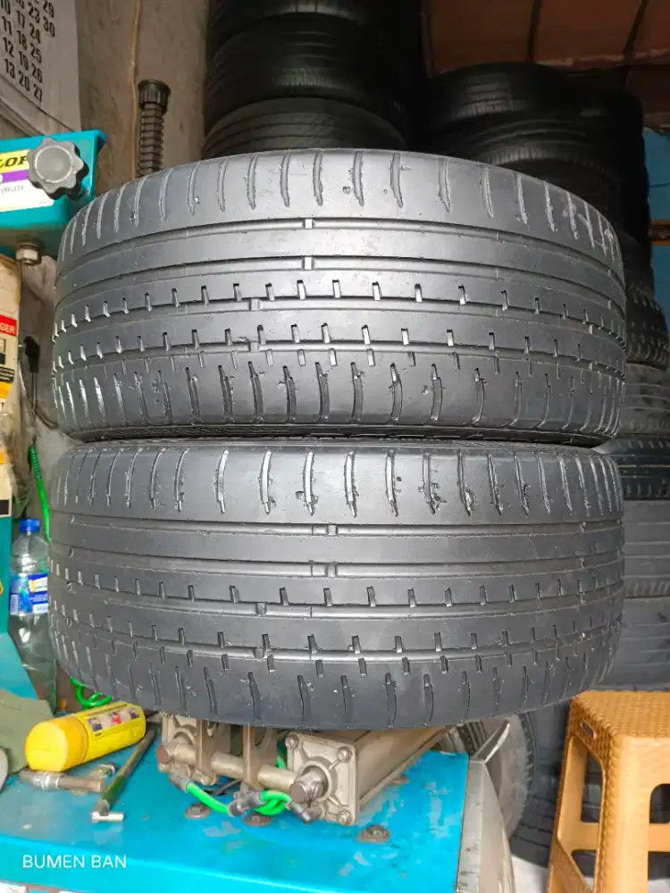 Ban 225 45 R18 Accelera