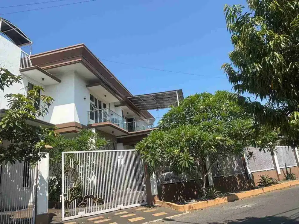 RUMAH MINIMALIS 2 LANTAI DIJUAL CEPAT LOKASI DI PERUMAHAN NGINDEN INTAN