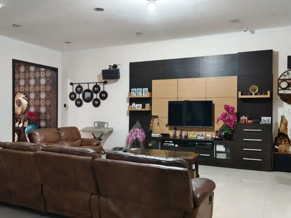 Dijual Rumah di Florence PIK 1 Uk.10x20 Full Furnished Harga Nego