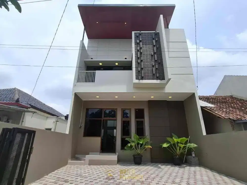 RUMAH 2 LANTAI SIAP HUNI, DI DEPOK SLEMAN, DEKAT RS JIH