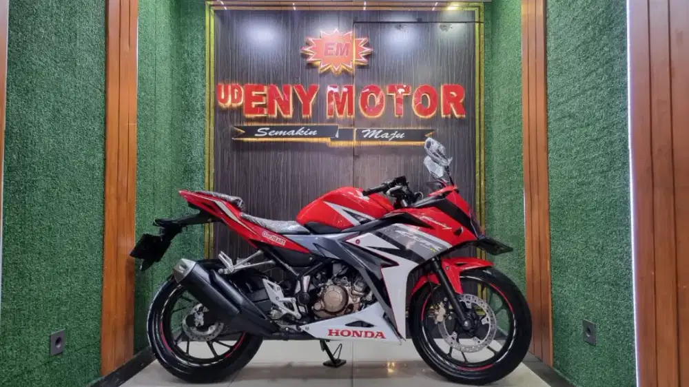 ENY MOTOR - LEGIT KM 500! HONDA CBR 150R 2017 - KM REAL