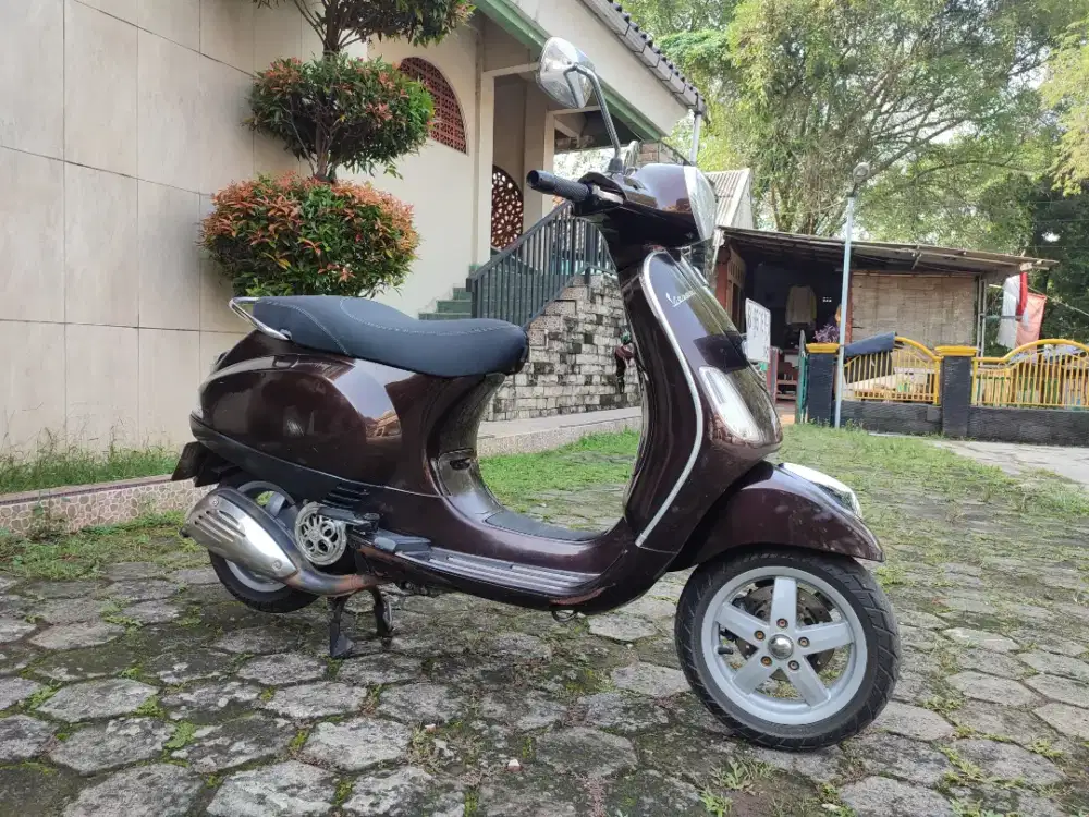 PIAGGIO VESPA LX 150 TAHUN 2012