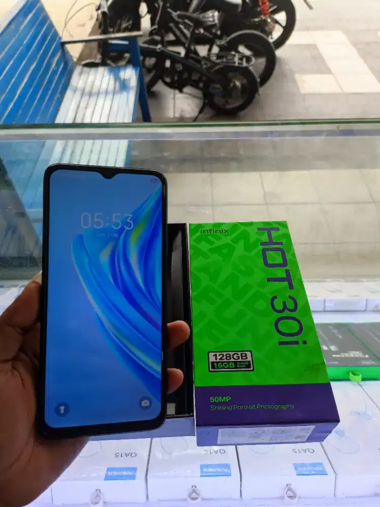 hot 30i 8+8/128