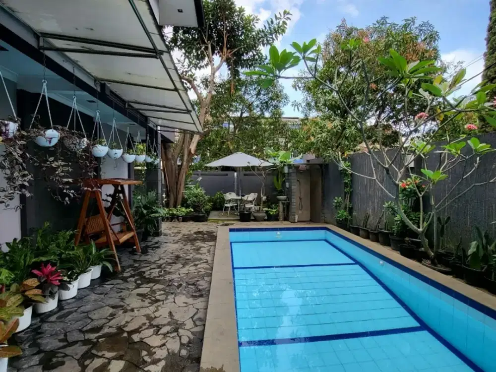 Dijual Rumah Lux ada kolam renang di Sukaluyu dekat Gasibu Gedung Sate