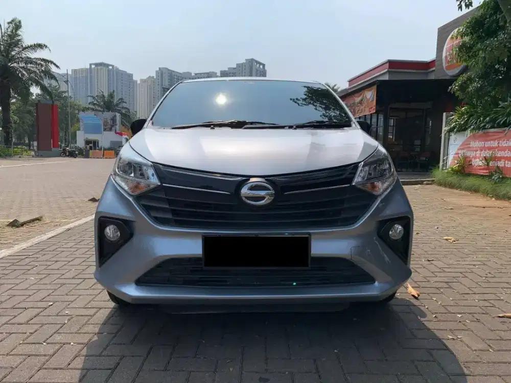SPESIAL PRICE!! DAIHATSU SIGRA 1.2 R MATIC 2022 SILVER KM 56RB