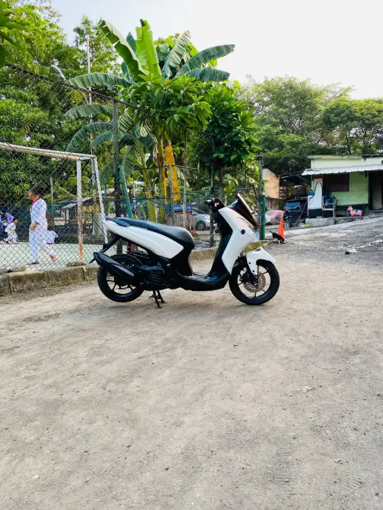 Yamaha Lexi 125cc Blurcore Std Aks SSS
Tahun = 2021