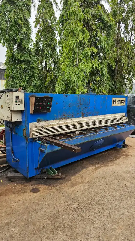 Mesin shearing potong plat HACO 6MM X 2500