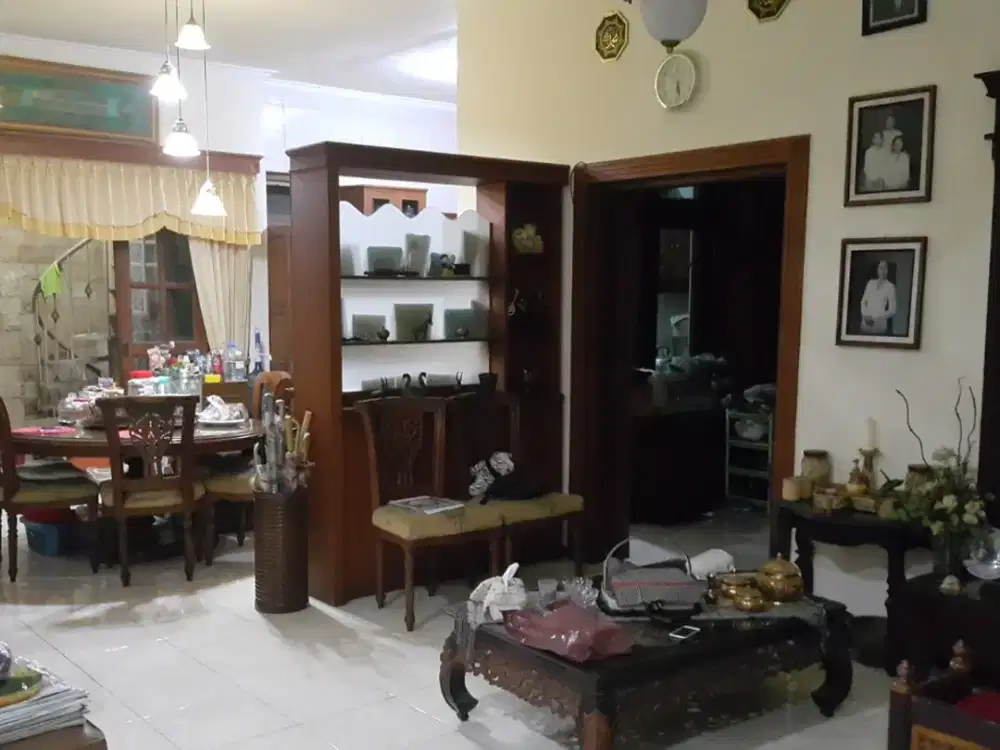 Rumah Manyar Tirtoyoso Bagus Oke Siap Huni