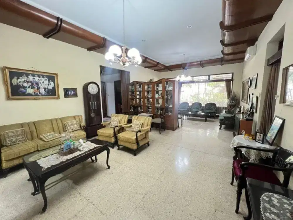 Houses in the area of ​​Jl Raya Kartini, Diponegoro, Bungkul, Genteng, Tunjungan (LLZGE)
