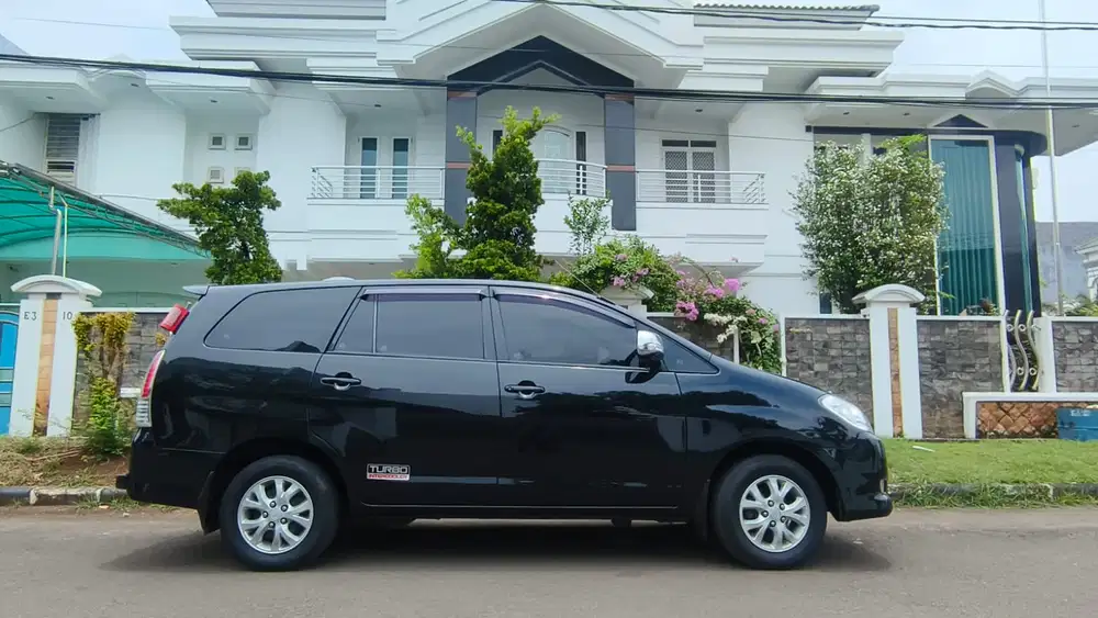Toyota Kijang Innova 2010 Diesel