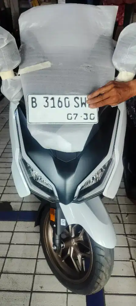 Forza 250 putih th 2025 km 65 TT kredit