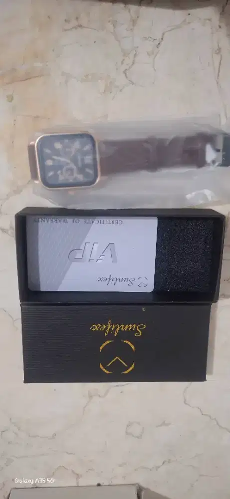 Jam tangan baru