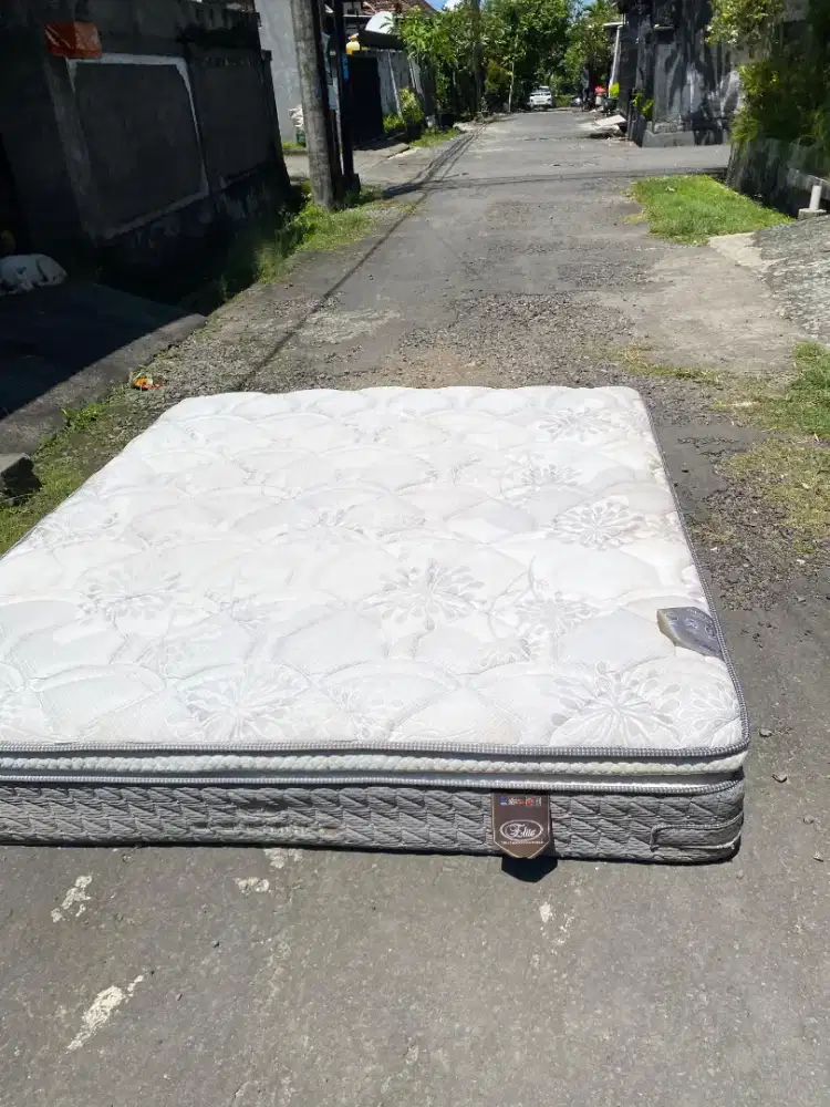 Dijual Springbed Bekas Villa