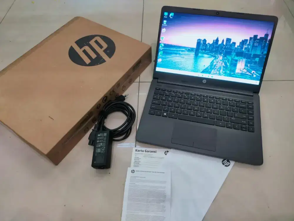 Dijual laptop Hp 14 RYZEN 5-5500U ram 16GB DDR4 SSD 512GB Win 11