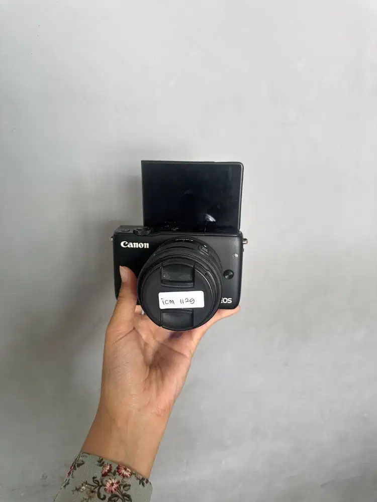 KAMERA CANON M10 + KIT HITAM VIGNET TIPIS