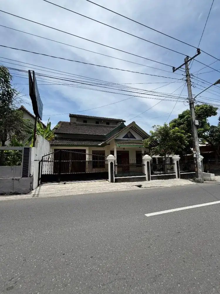 Disewakan rumah luas area Jalan Kaliurang Km 8