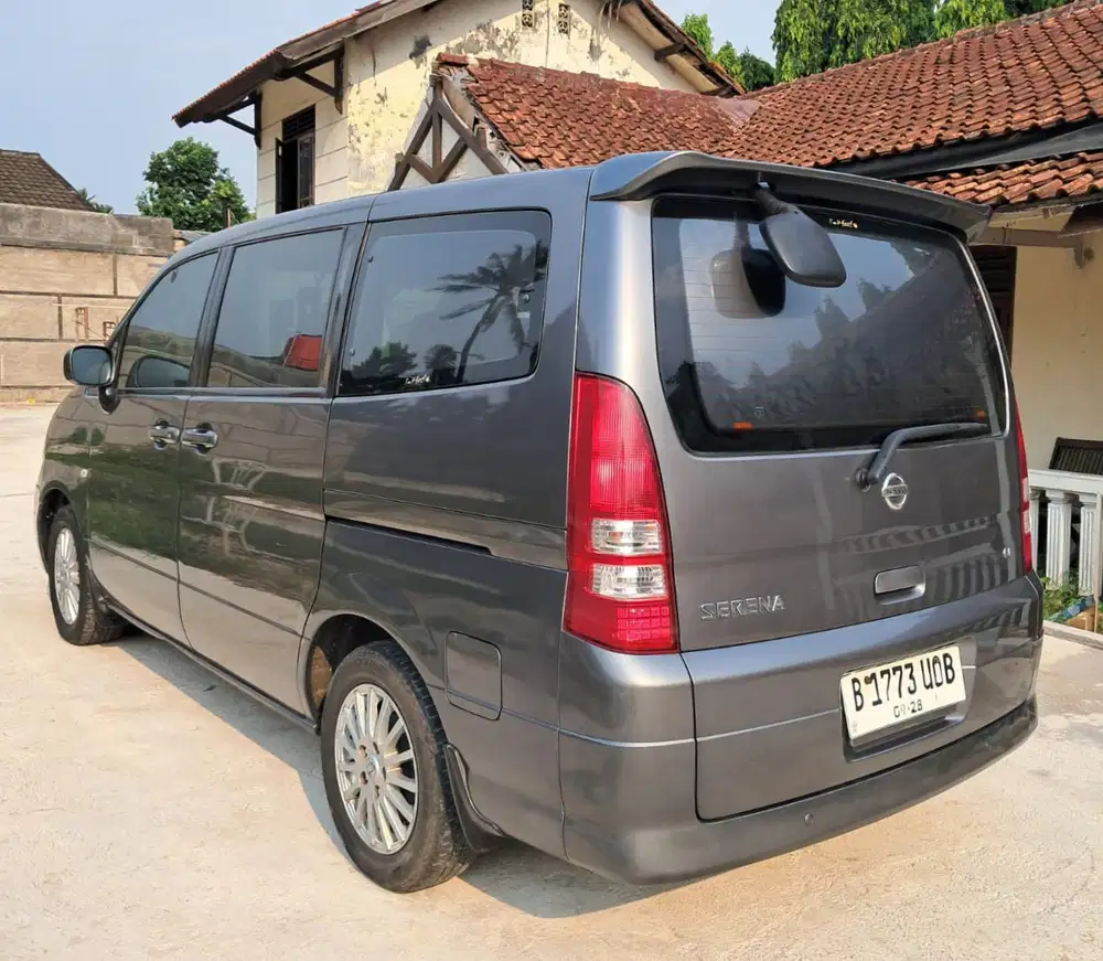 Nissan Serena 2011 Bensin