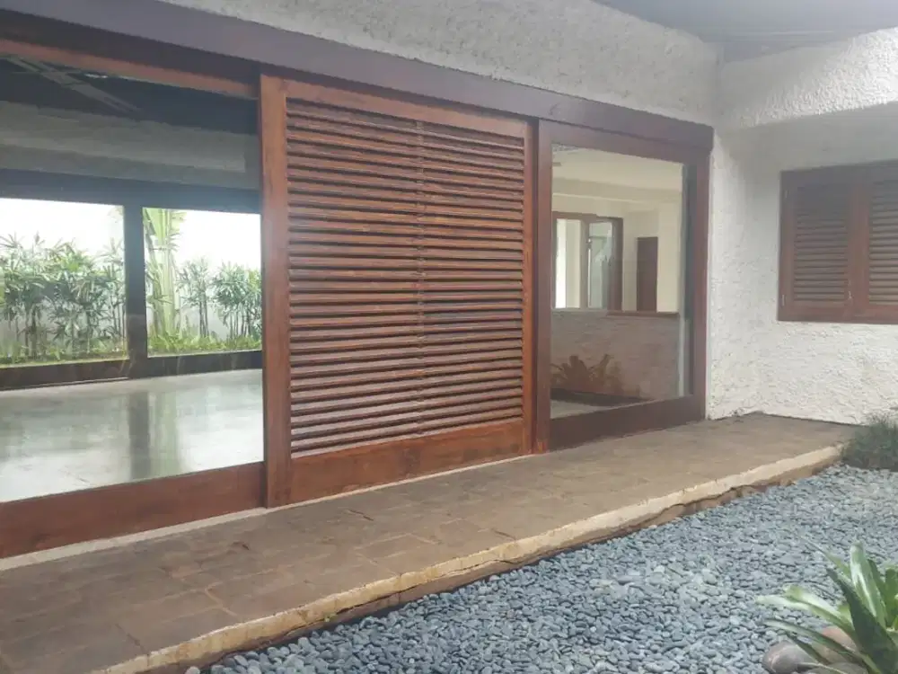 Rumah Strategis Pinggir Jalan Bisa Untuk Kantor Dan Hunian Di Kebayoran Baru Jakarta Selatan