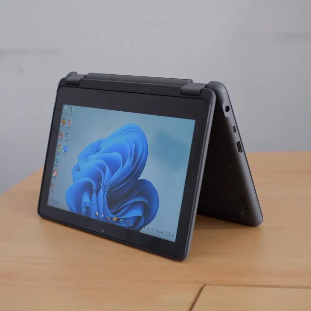 Budget 2 jutaan aja Dell Latitude 3120 2-in-1 Touchscreen Flip