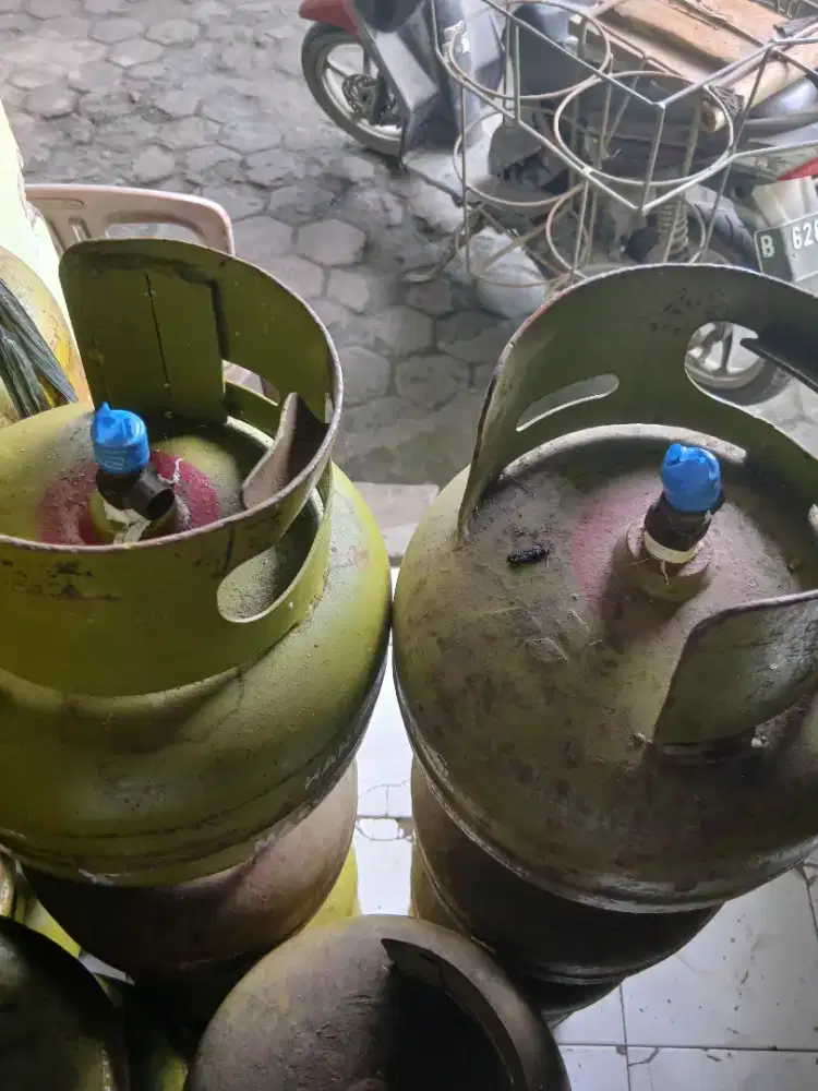 10 tabungan LPG 3kg plus isi