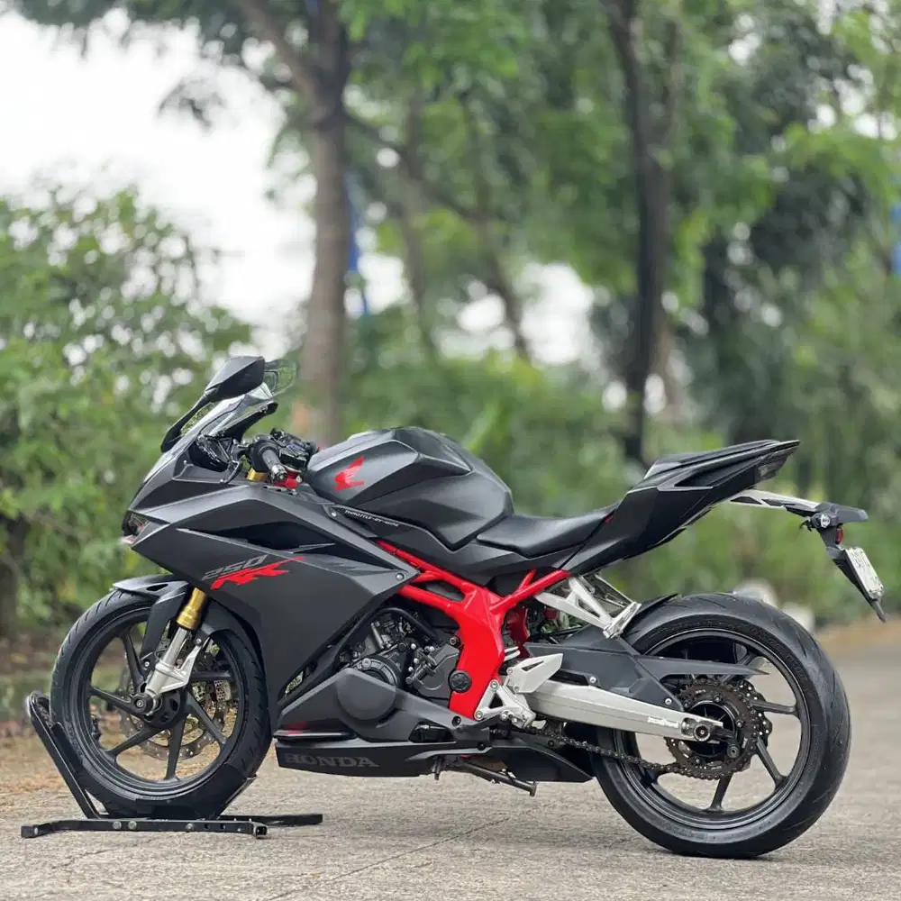 HONDA CBR250RR NON ABS HITAM 2018 KM 15K PAJAK HIDUP GASPOL