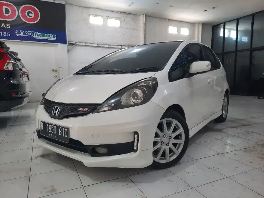 HONDA JAZZ RS AT MATIC 2014 PUTIH