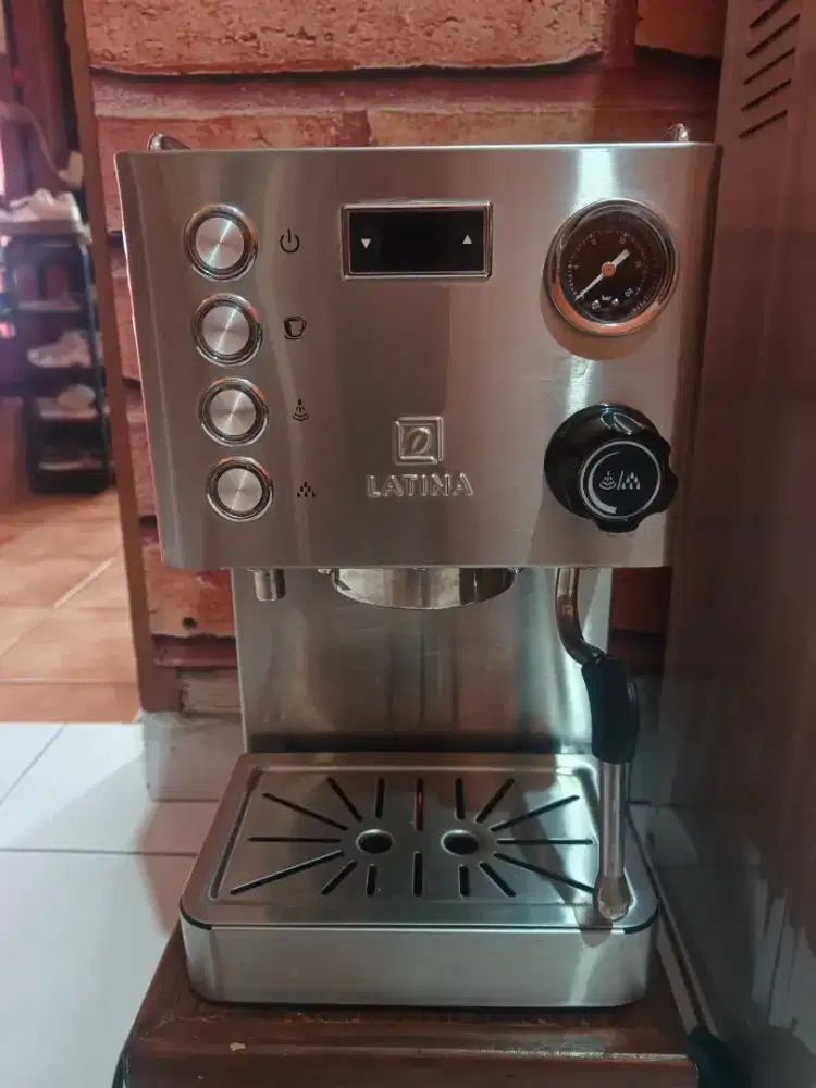 Mesin Kopi Latina Altro