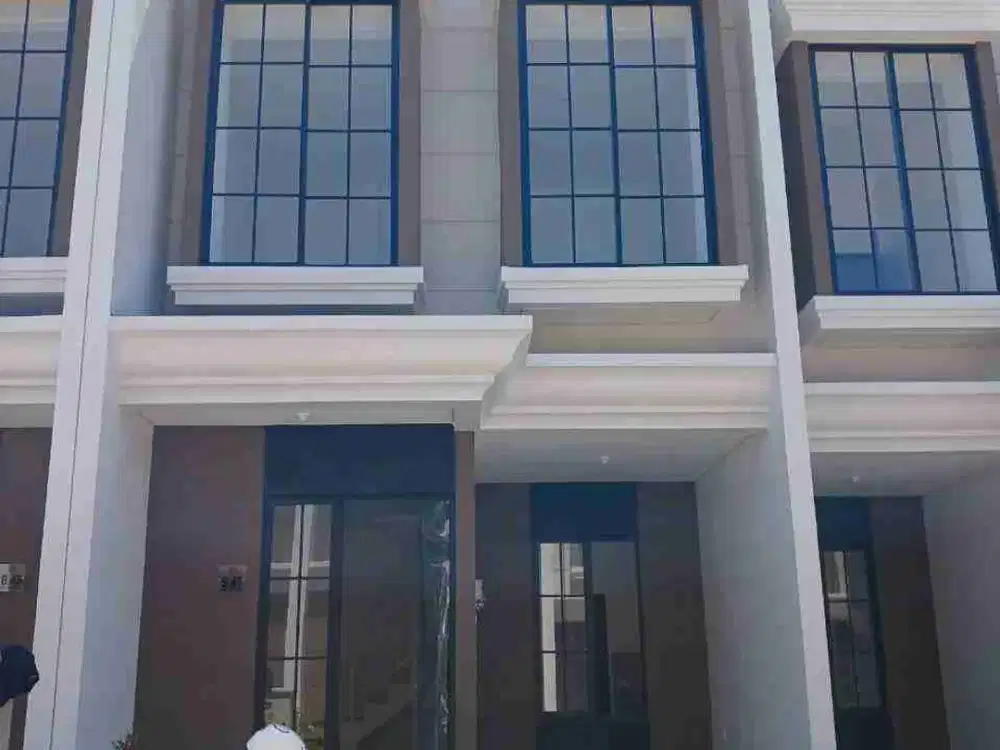 Disewakan Rumah baru gress 2 lantai di Regency One Eastpoint keputih 1 menit ke Pakuwon City