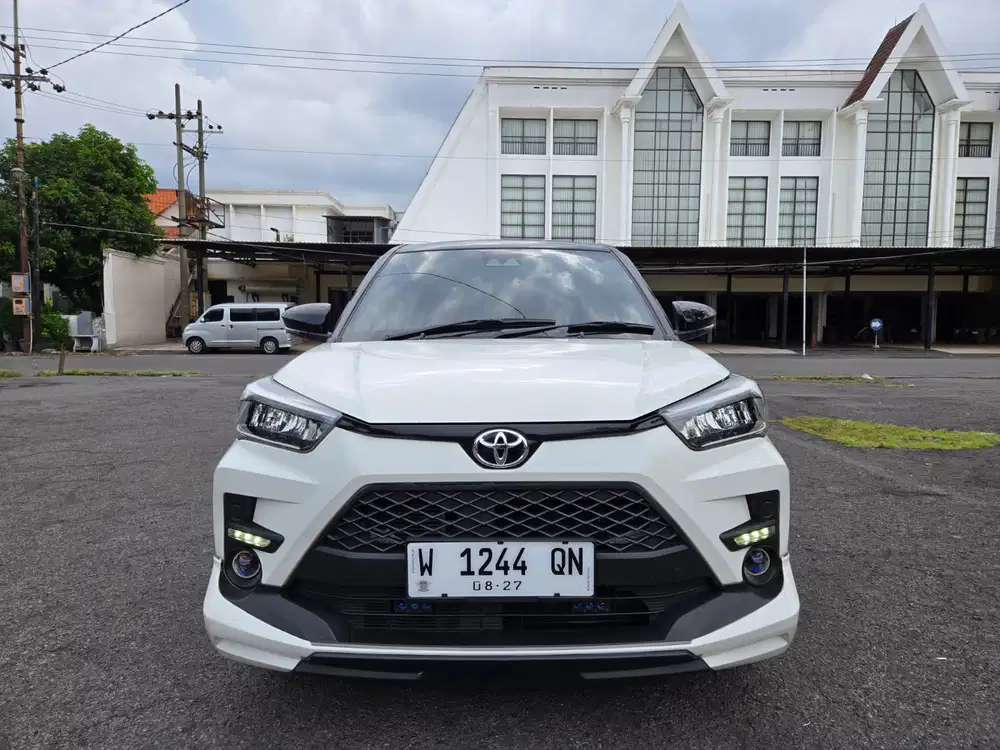 DP 30 JT TOYOTA RAIZE 1.0 GR SPORT TSS TWO TONE MATIC / AT 2022 #2022