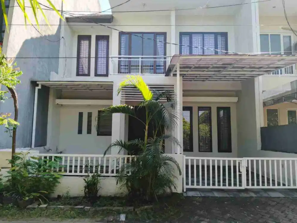 Dijual rumah 2 lantai baru renov Koala Regency semolowaru bahari, sukolilo dekat Araya dan ITS