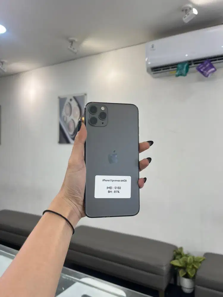 Iphone 11 PM 64GB fullset mulus nominus bergaransi terima tt cod kredi